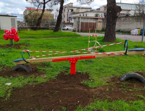 Installazione giostrine plesso Basile di Casandrino